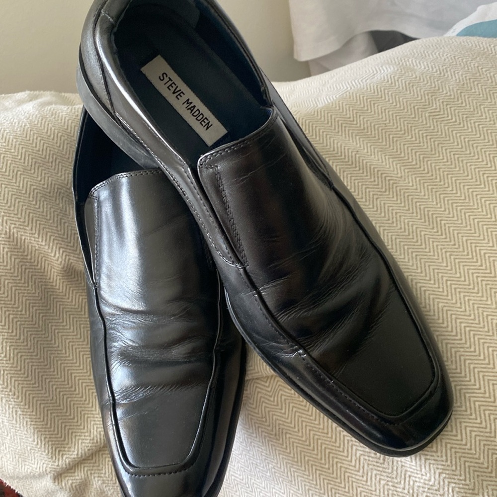 Steve Madden. Loafers. Black. Size 9.